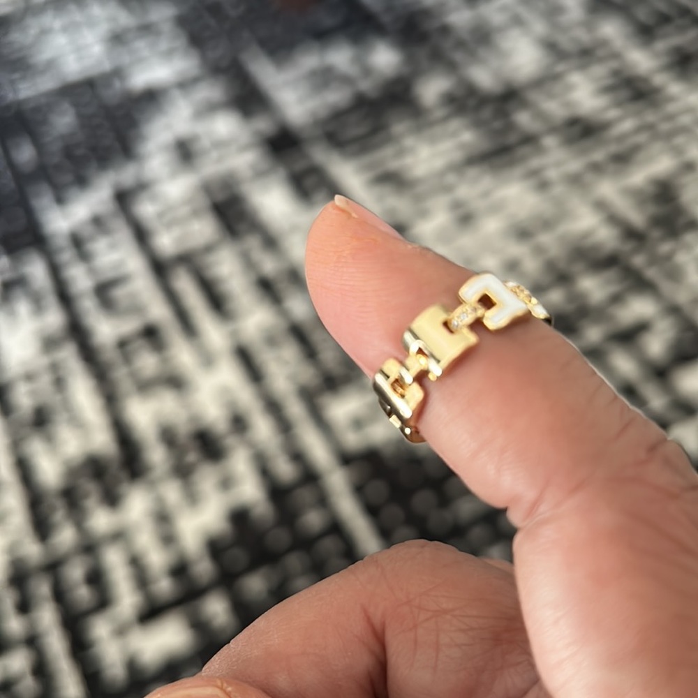 Gold ring - Picture 3 of 3